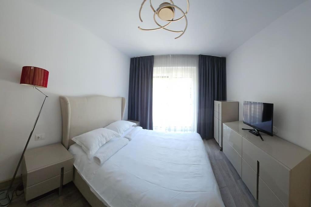 Ewa Green Towers Πιτέστι Εξωτερικό φωτογραφία