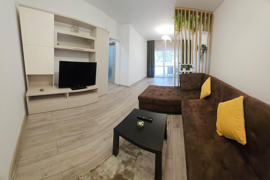 Ewa Green Towers Πιτέστι Εξωτερικό φωτογραφία